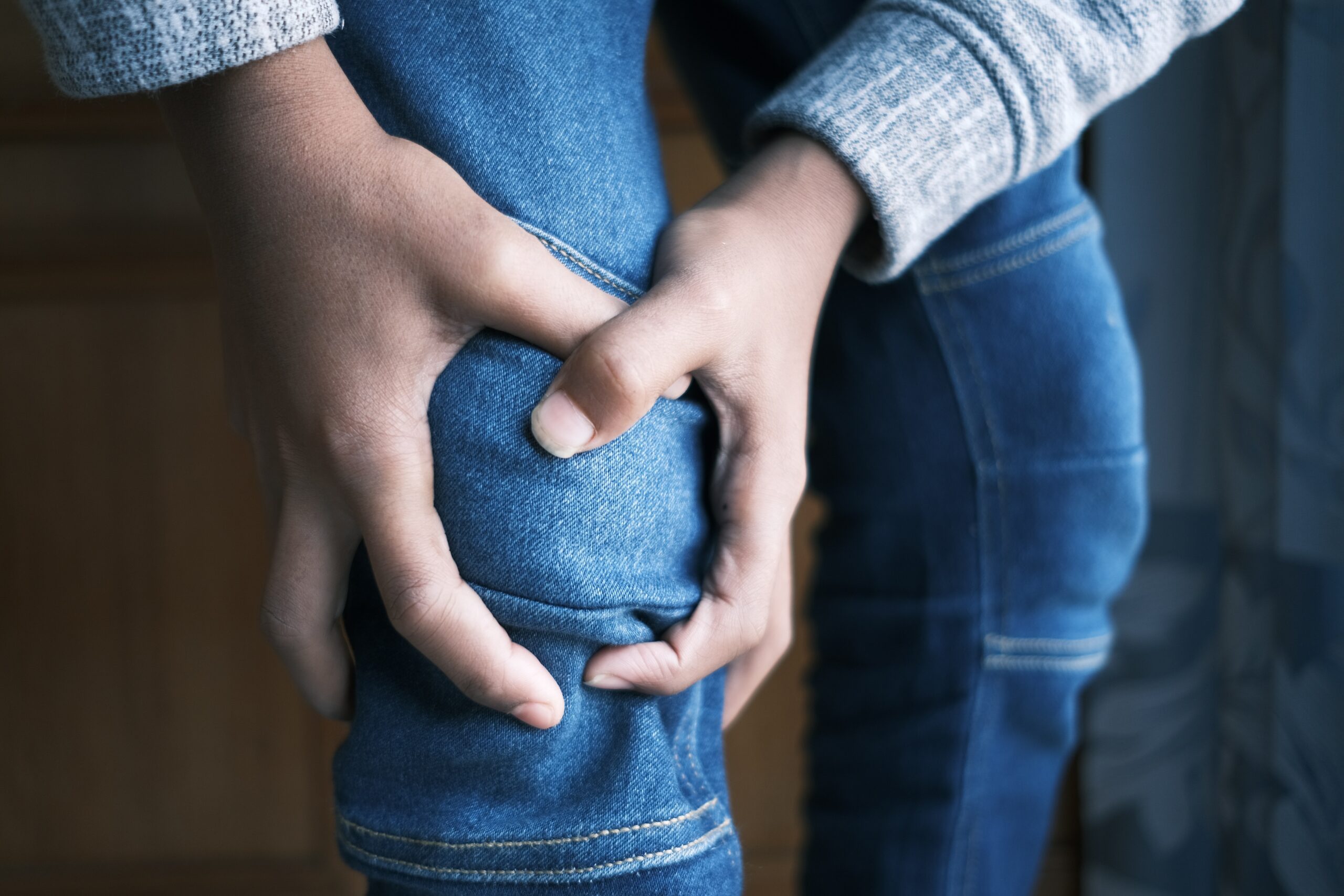 Pończochy uciskowe 2 stopnia – jak działają, dla kogo są?